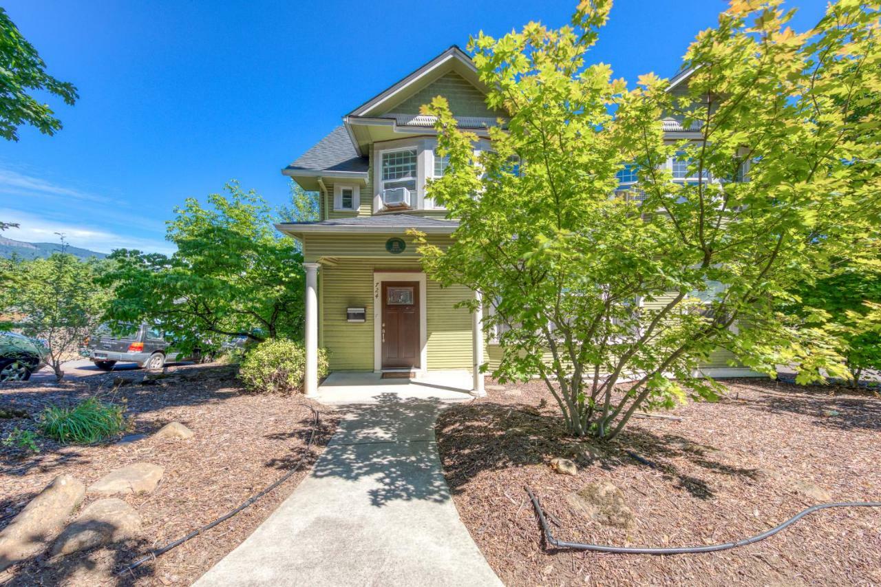 Azusa House Hood River Exteriör bild
