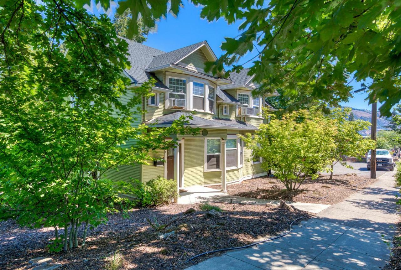 Azusa House Hood River Exteriör bild