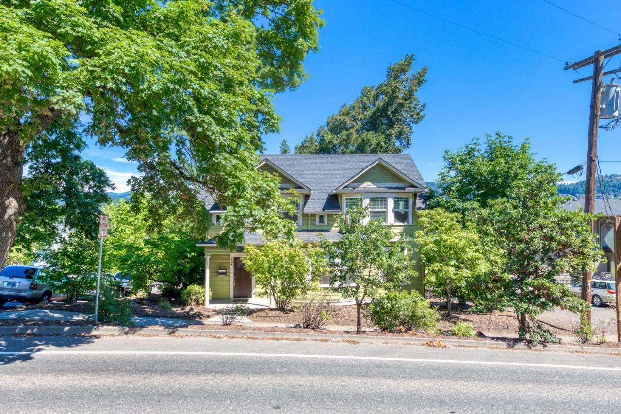 Azusa House Hood River Exteriör bild